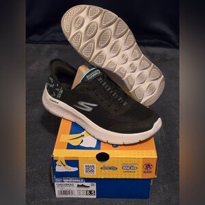 Skechers Women’s GO WALK Flex - Eva - Black/Aqua - Size 8.5